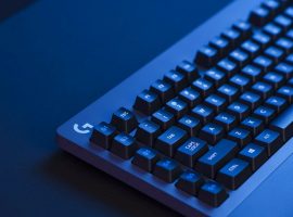 What is the difference between wired and wireless keyboard?